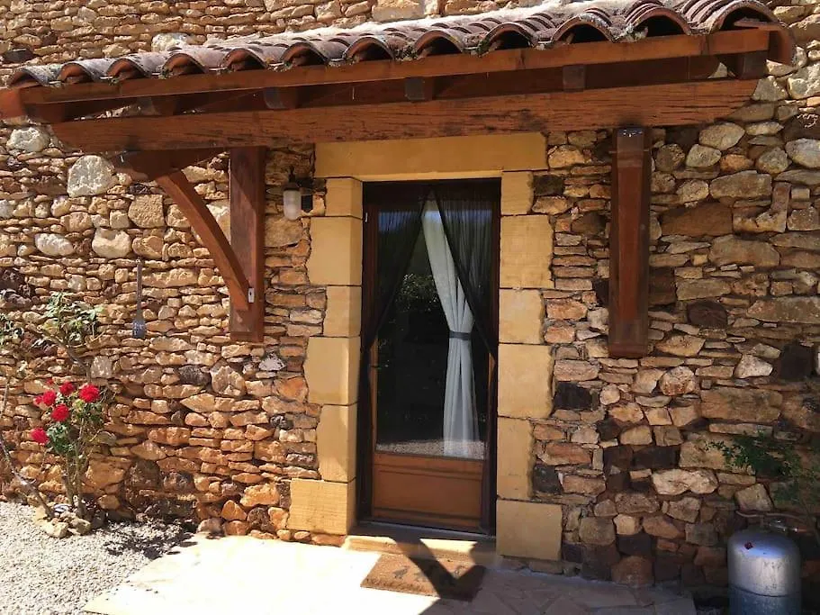 Peaceful, Comfortable Retreat With Pool Montcléra