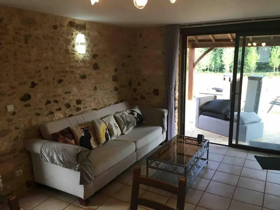Peaceful, Comfortable Retreat With Pool Montcléra
