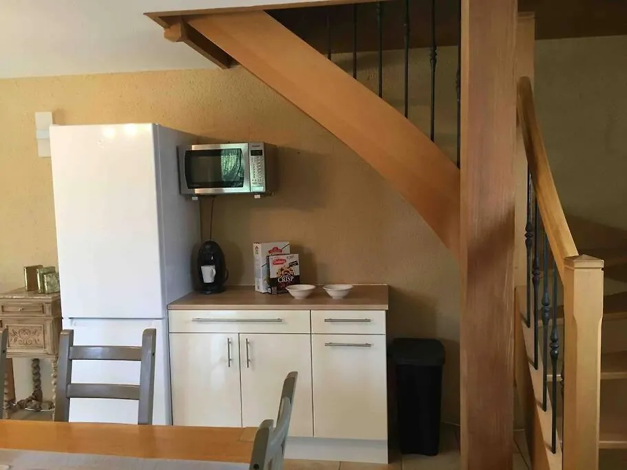 別荘 Peaceful, Comfortable Retreat With Pool Montcléra
