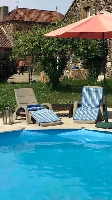 Peaceful, Comfortable Retreat With Pool Montcléra
