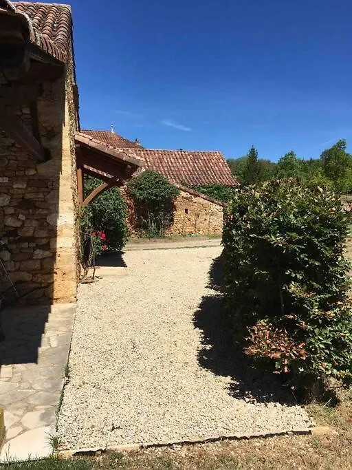 Peaceful, Comfortable Retreat With Pool Montcléra 別荘